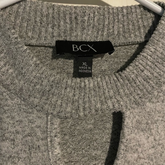 NWOT heather gray sweater. - Picture 2 of 4